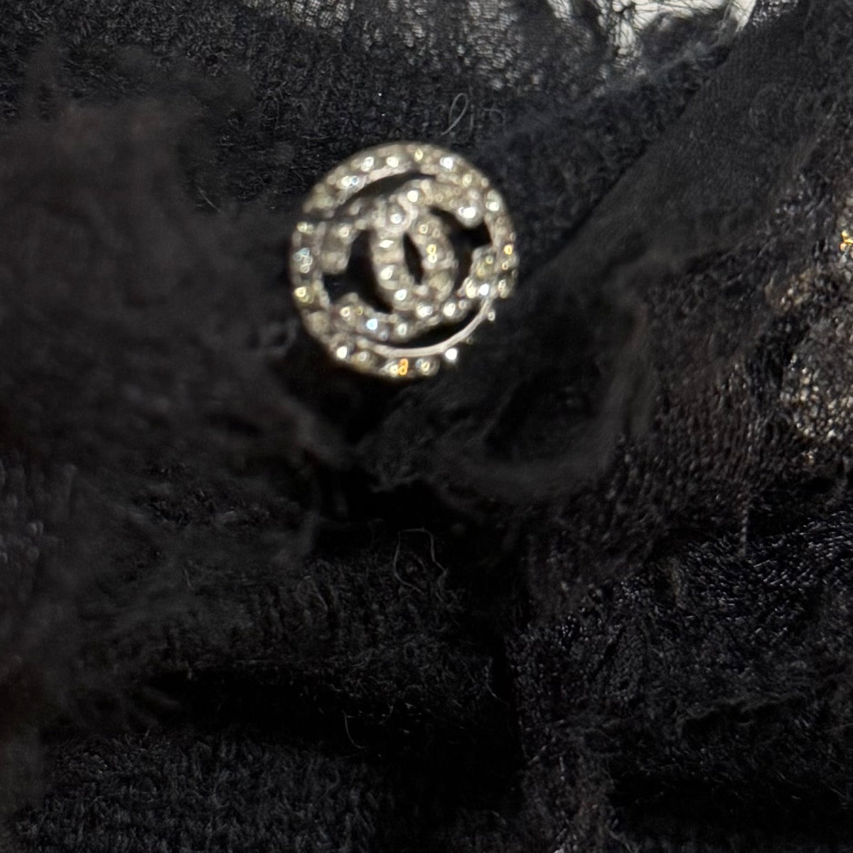 CHANEL - SWEATER BLACK CASHMERE WITH JEWELLED NECKLINE AND SHEER MESH DETAILING SIZE 34 FR