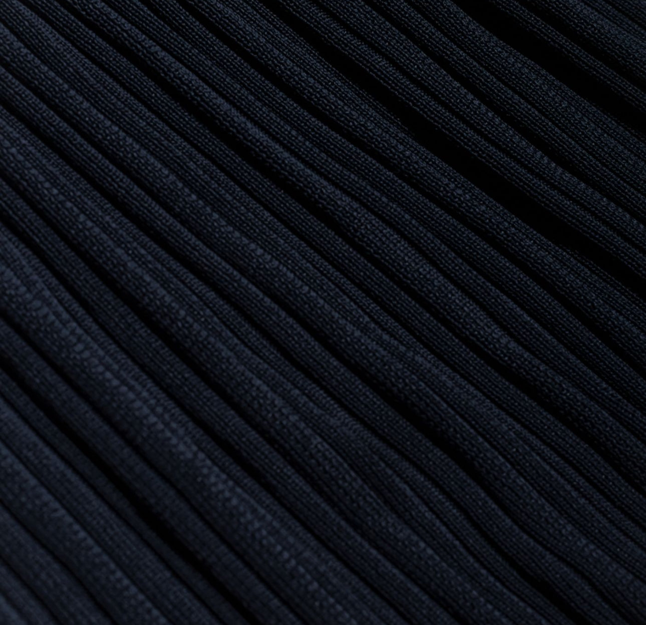 CHANEL - DRESS LONG NAVY AND WHITE RIBBED PLEATED KNIT SIZE 38 FR