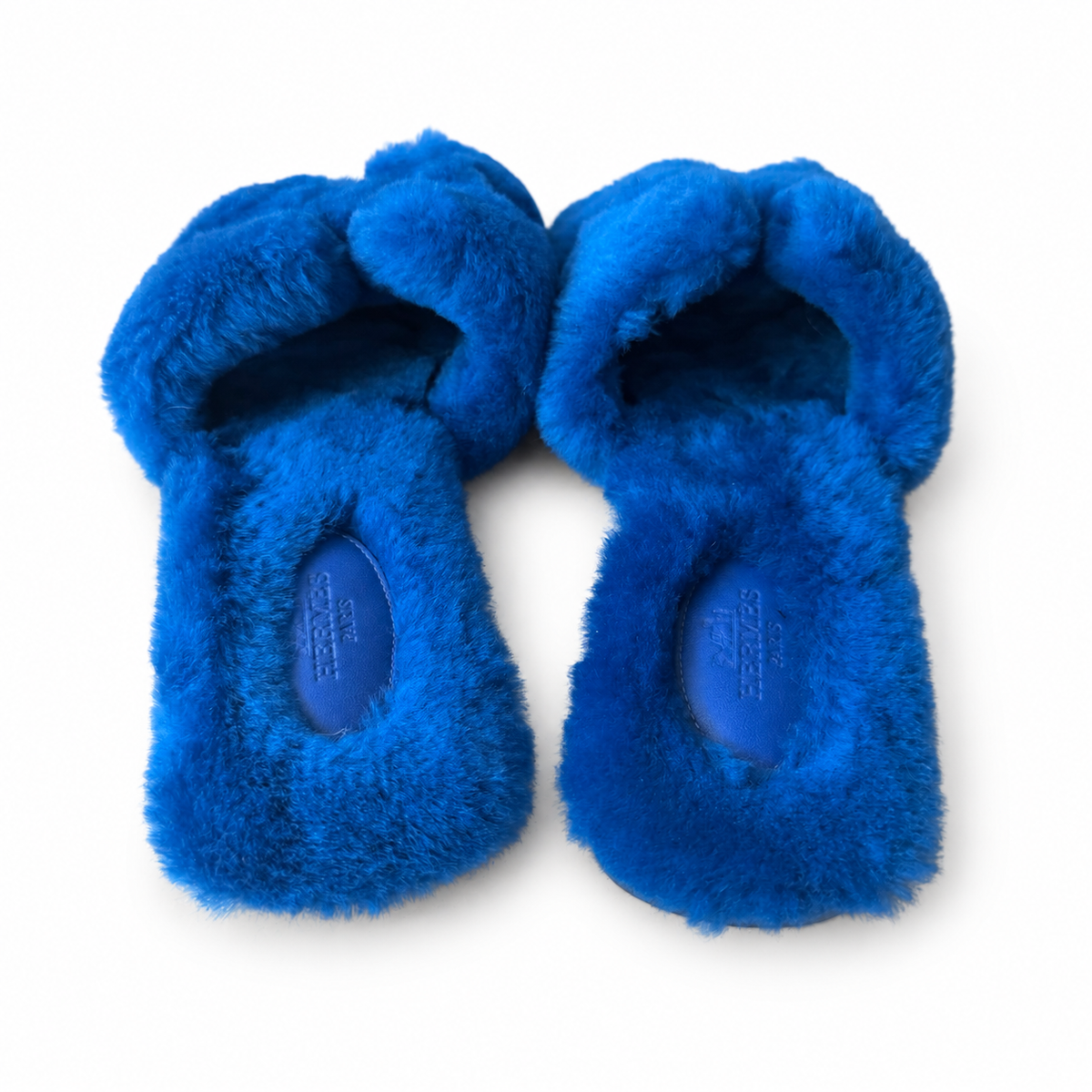 HERMÈS - *NEVER WORN* SANDALS ORAN ELECTRIC BLUE SHEARLING SIZE 37 EU