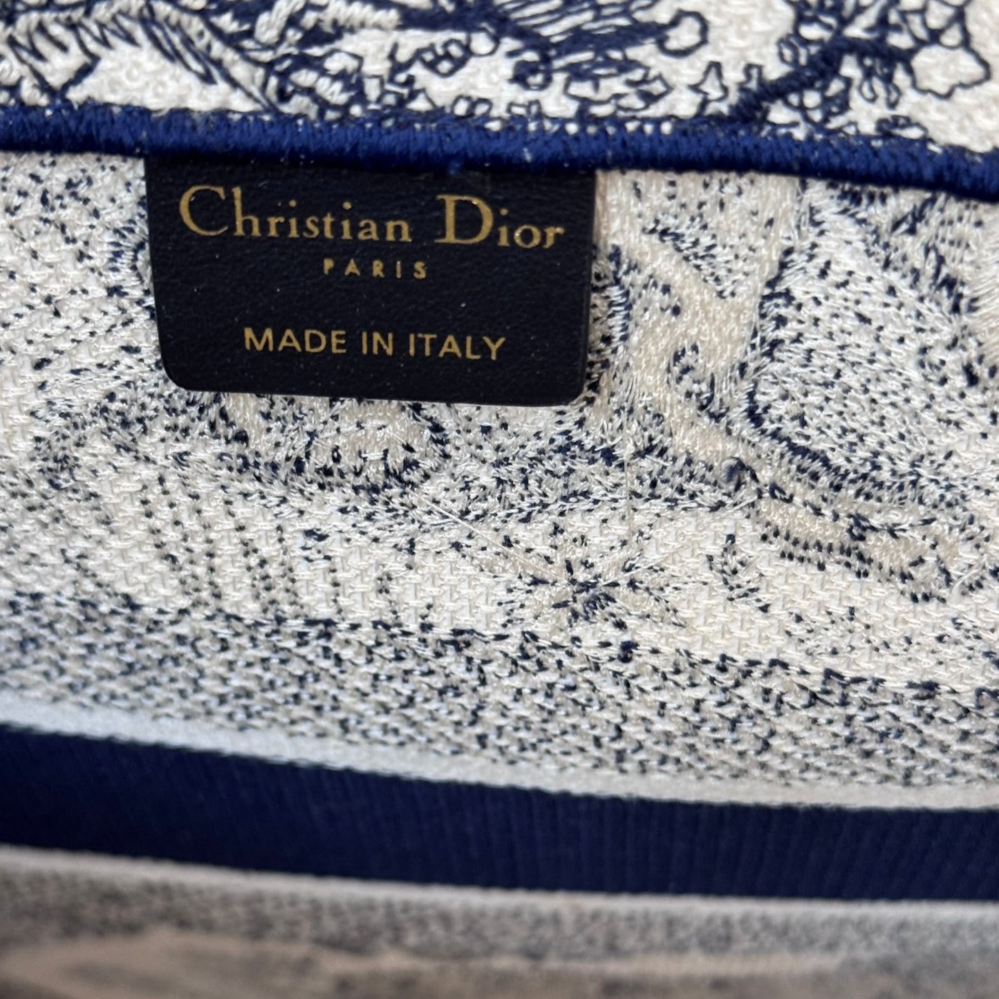 DIOR - TOTE BAG MEDIUM BLUE AND WHITE TOILE DE JOUY EMBROIDERED