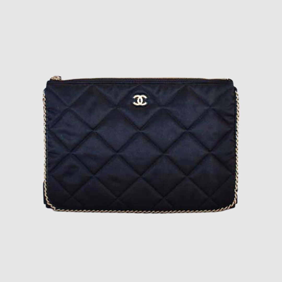 CHANEL - POUCH BLACK SATIN CHAIN-TRIM QUILTED