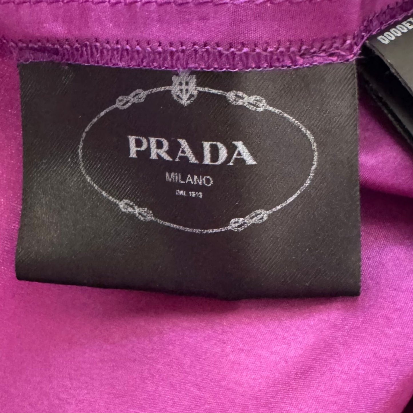 PRADA - TOP PURPLE SLEVELESS SILK TOP WITH FRONT BLACK LOGO SIZE 40 Ait