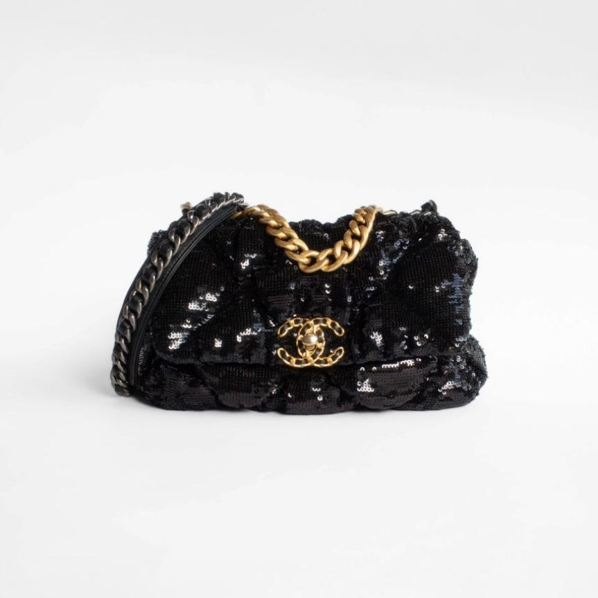 CHANEL - CHANEL 19 FLAP BAG IN BLACK QUILTED SEQUINS WITH GOLD HARDWARE