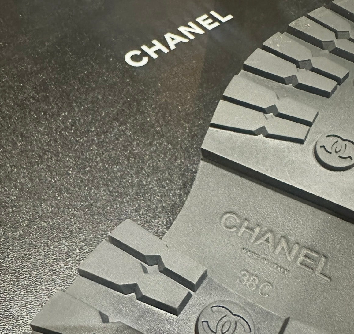 CHANEL - *BRAND NEW* BOOTS INTERLOCKING WITH LEATHER TOE SIZE 38C EU