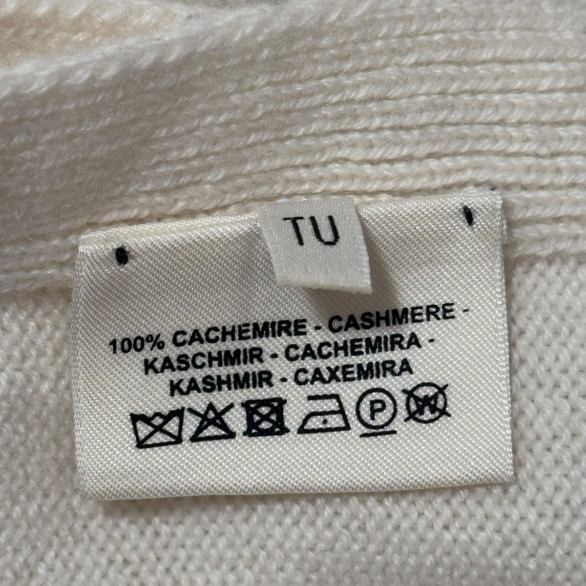 HERMÈS – PONCHO CASHMERE EQUESTRIAN JACQUARD TURTLENECK IN TAUPE & IVORY SIZE U
