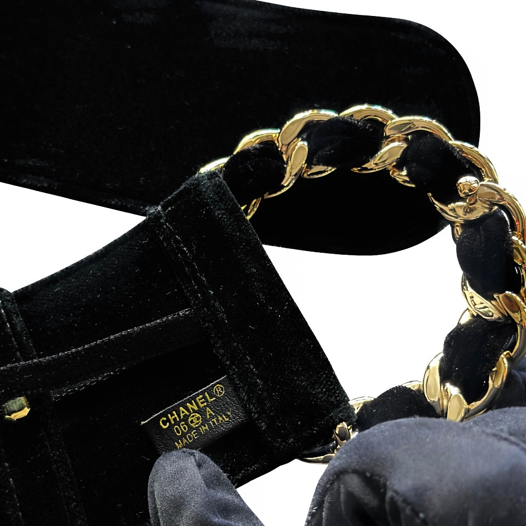 CHANEL - BELT BLACK VELVET WITH GOLD CHAIN BUCLE SIZE 75/32