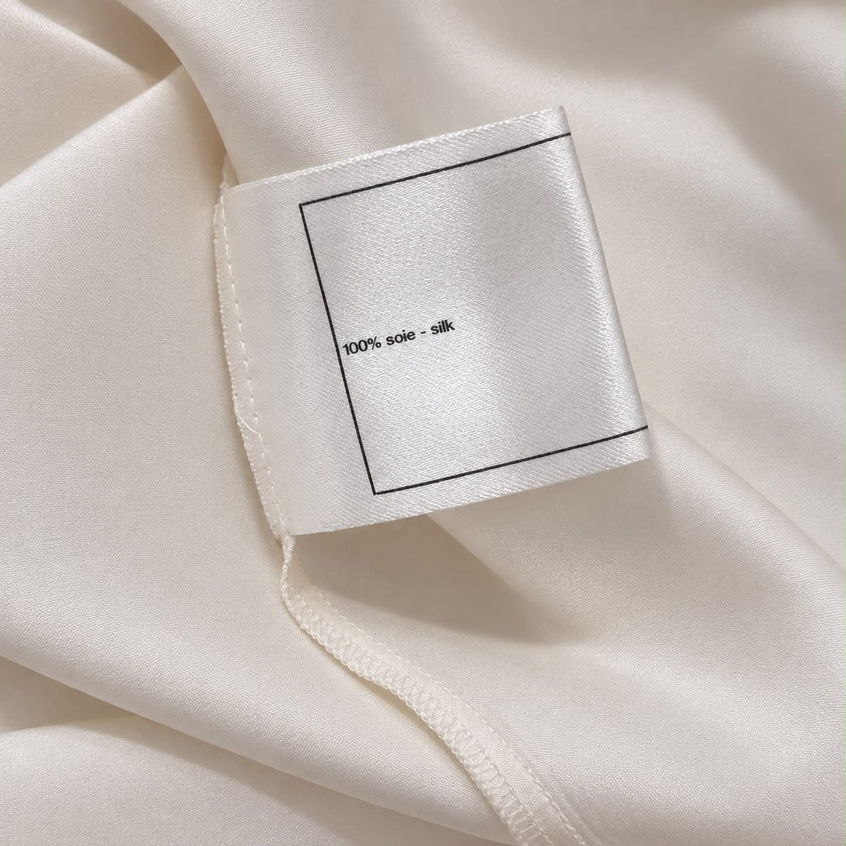 CHANEL - SHIRT IVORY WITH RIBBON SIZE 38 FR
