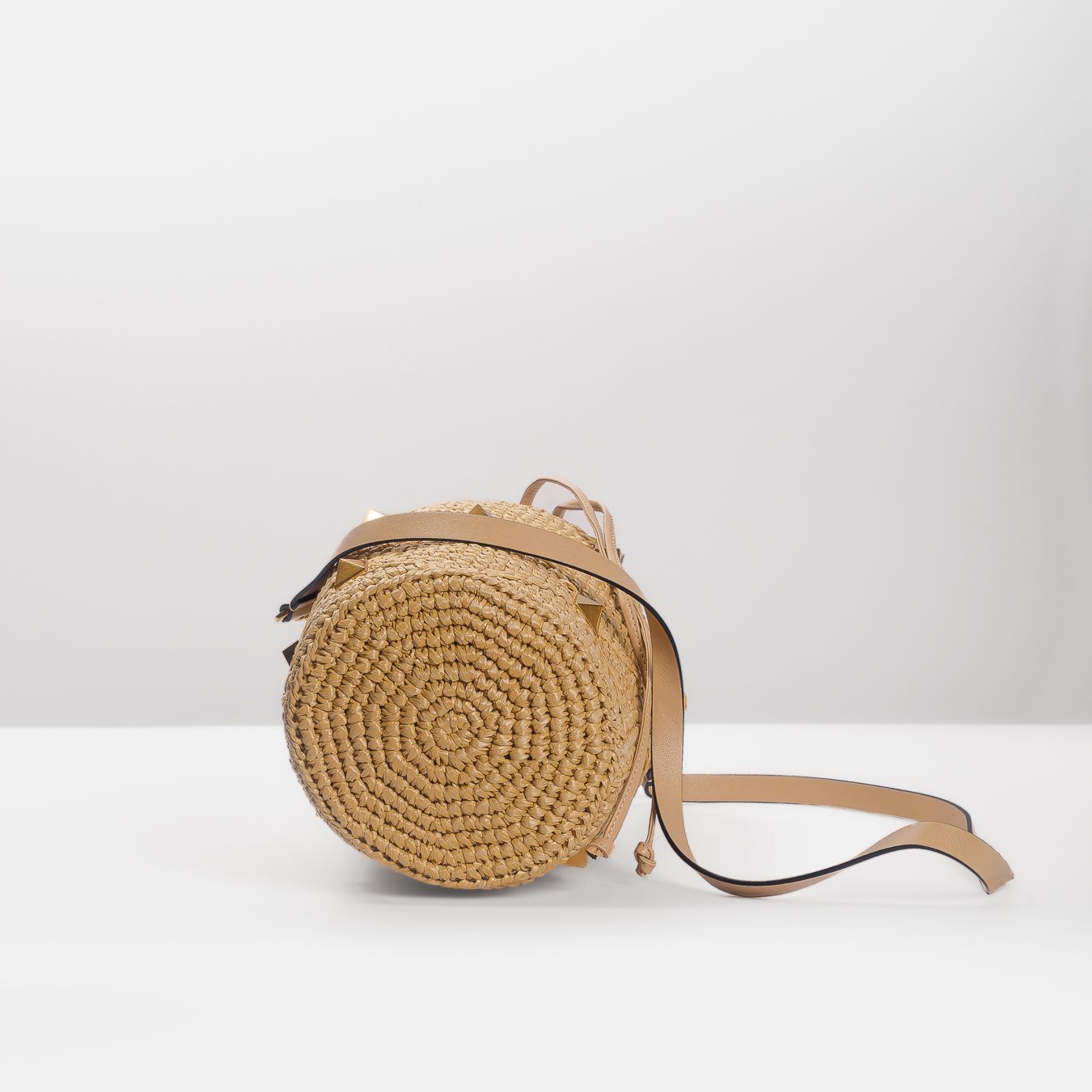 VALENTINO - BAG BUCKET ROMAN STUD IN RAFFIA AND LEATHER