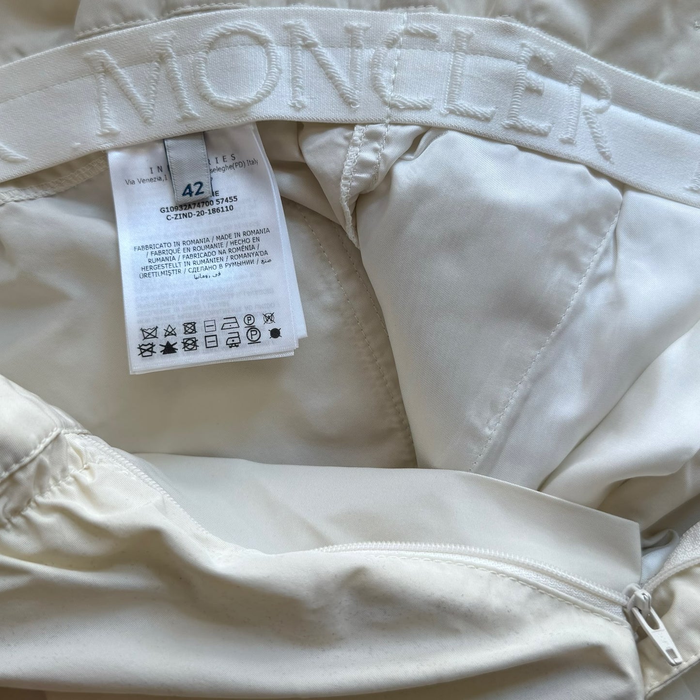 MONCLER -JACKET & SHORTS SET BEIGE TECHNICAL SIZE 42 IT
