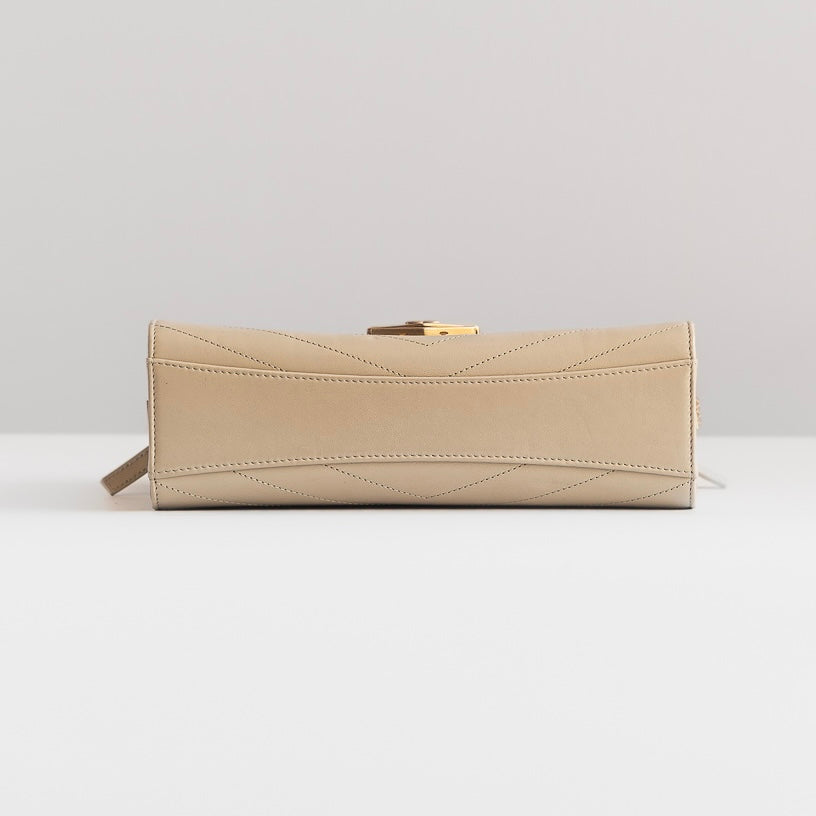 CHANEL - BAG CALFSKIN CHEVRON QUILTED METSL FLAP IN BEIGE