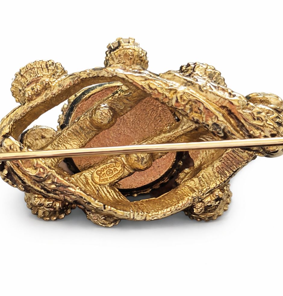 CHANEL - BROOCH GOLD TONE WITH PEARLS DROP & CRYSTAL
