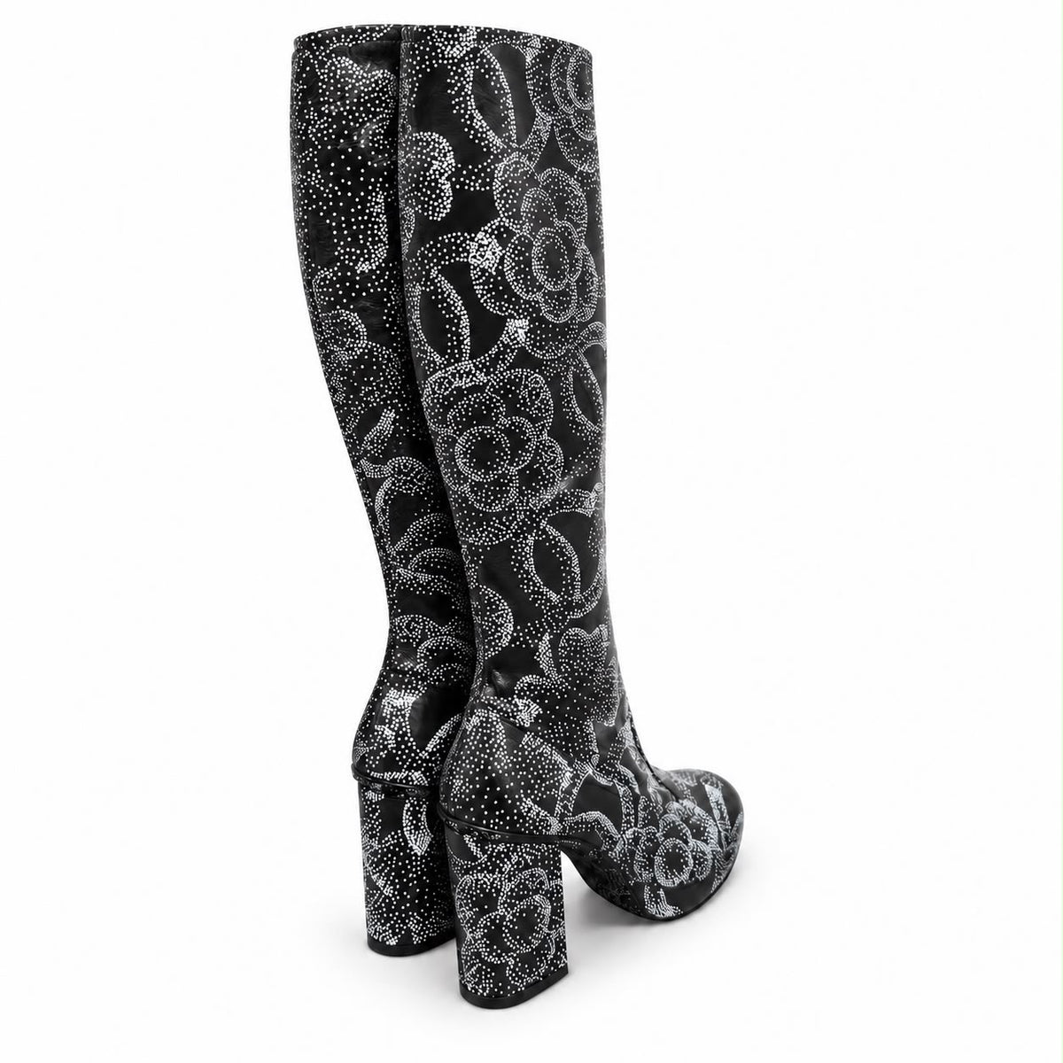 CHANEL - BOOTS CALFSKIN CAMELLIA PRINT BLACK & WHITE SIZE  37 C