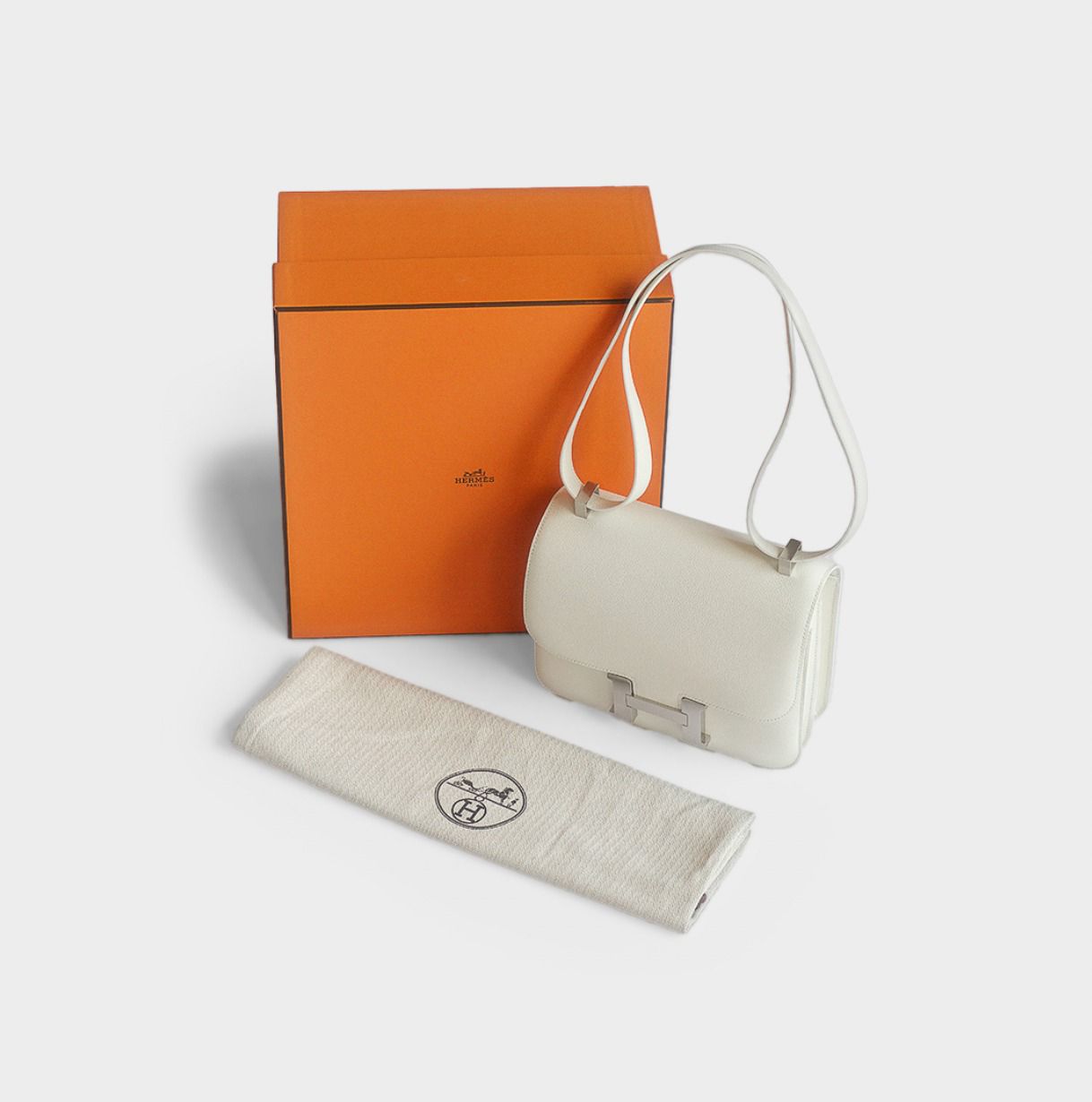 HERMÈS - CONSTANCE 24 SHOULDER BAG WHITE WITH PALLADIUM HARDWARE