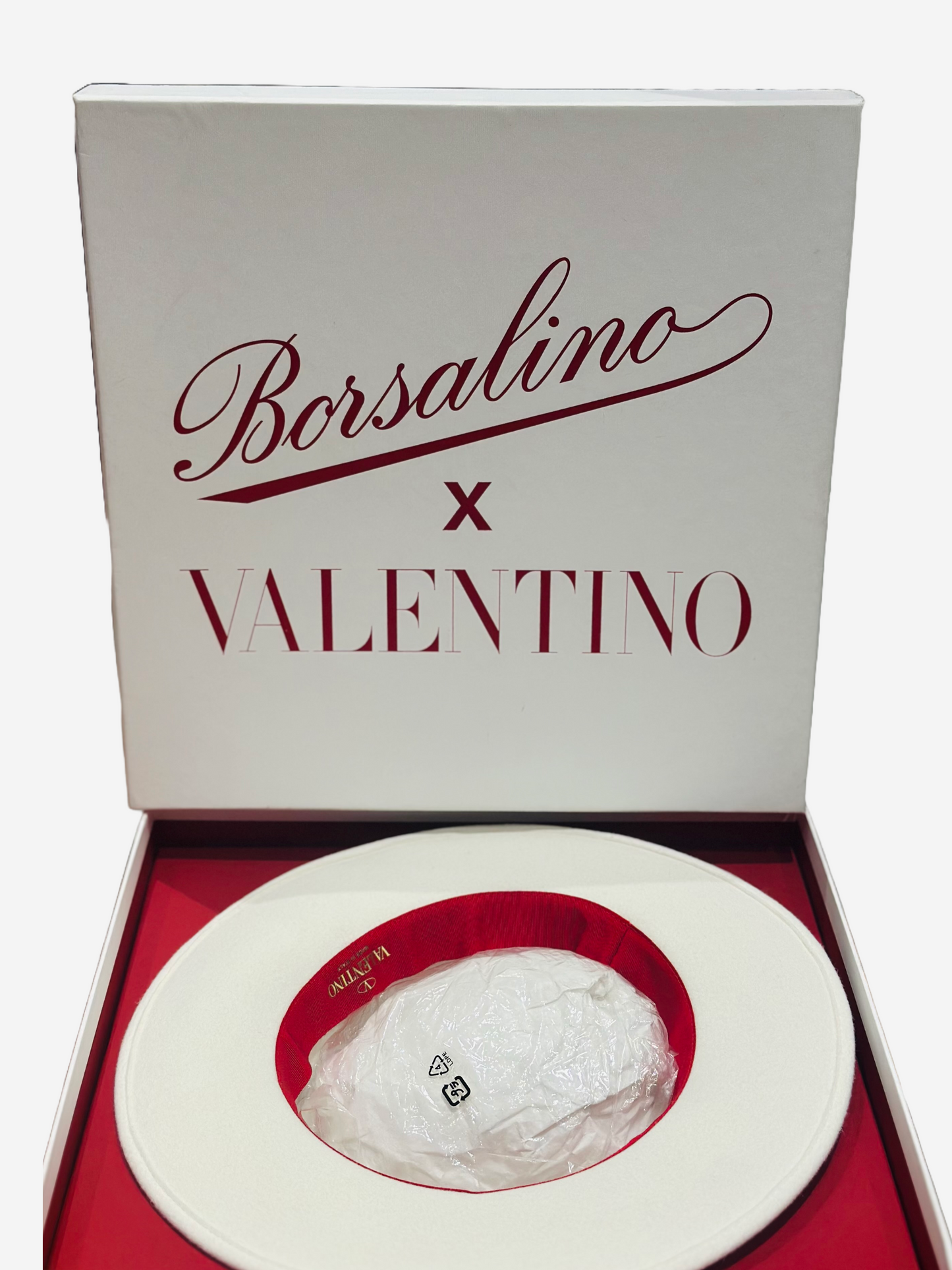 VALENTINO X BORSALINO - WHITE WITH GOLD STUD DÉTAIL 57CM