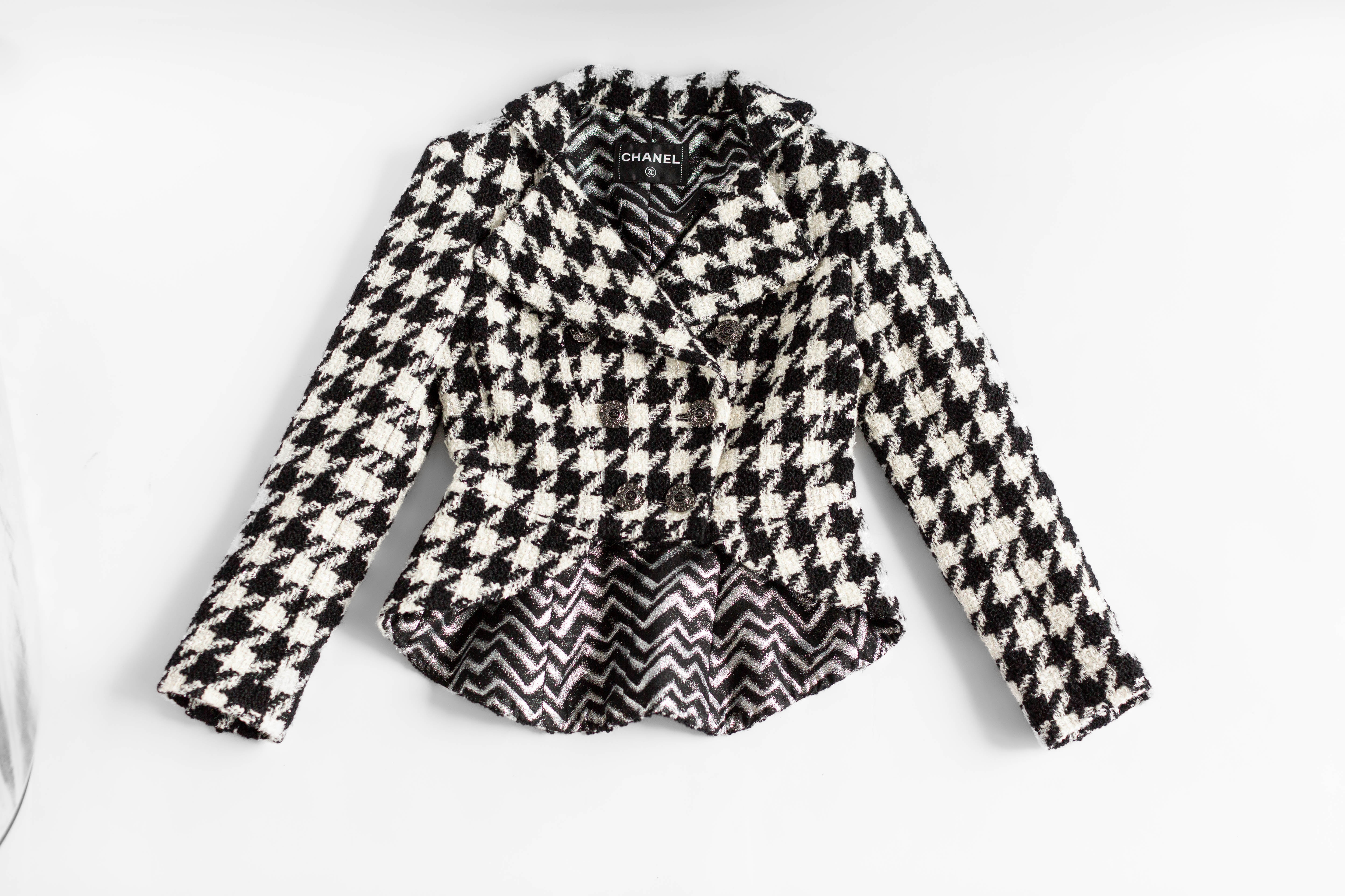 Chanel black and white tweed jacket best sale