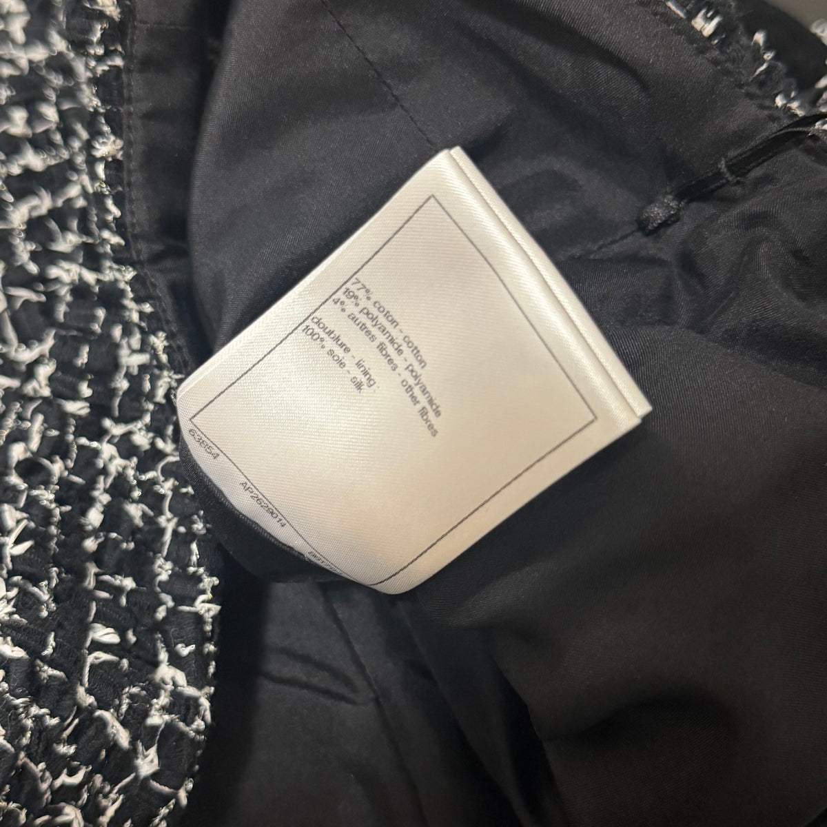 CHANEL - SHORTS TWEED BLACK & WHITE COLLECTION 2024 SIZE 38 FR