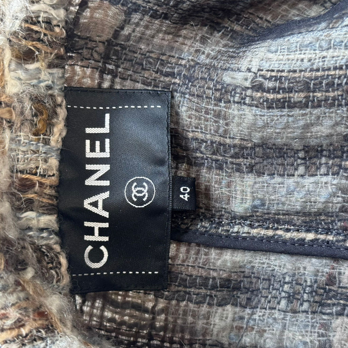 CHANEL - JACKET TWEED BEIGE & LIGHT BROWN WITH PEARL-EMBELLISHED BUTTONS SIZE 40 FR