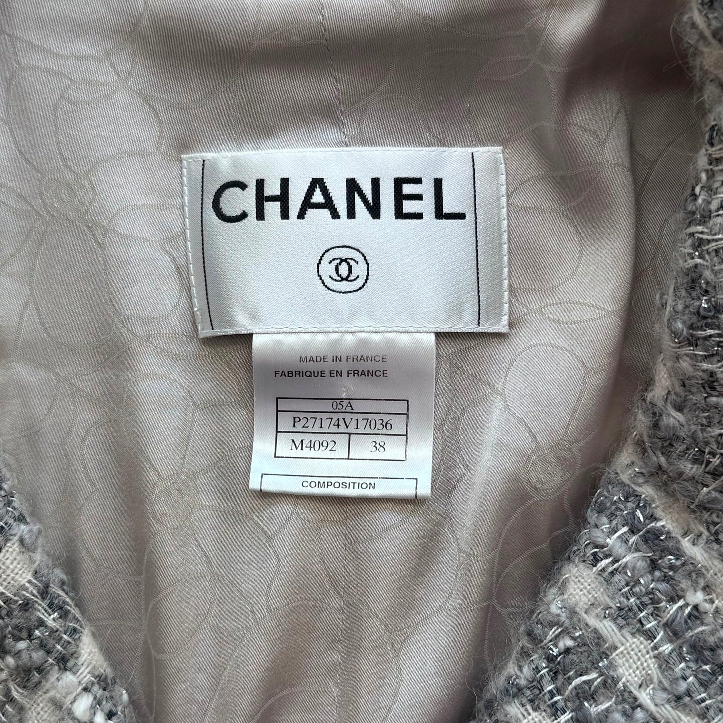 CHANEL - JACKET TWEED GREY WITH CC BUTTONS SIZE 38 FR