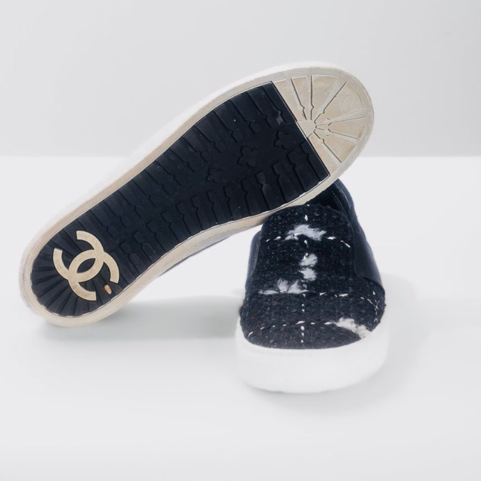 CHANEL - SLIP ON SNEAKERS TWEED AND SUEDE SIZE 40 EU