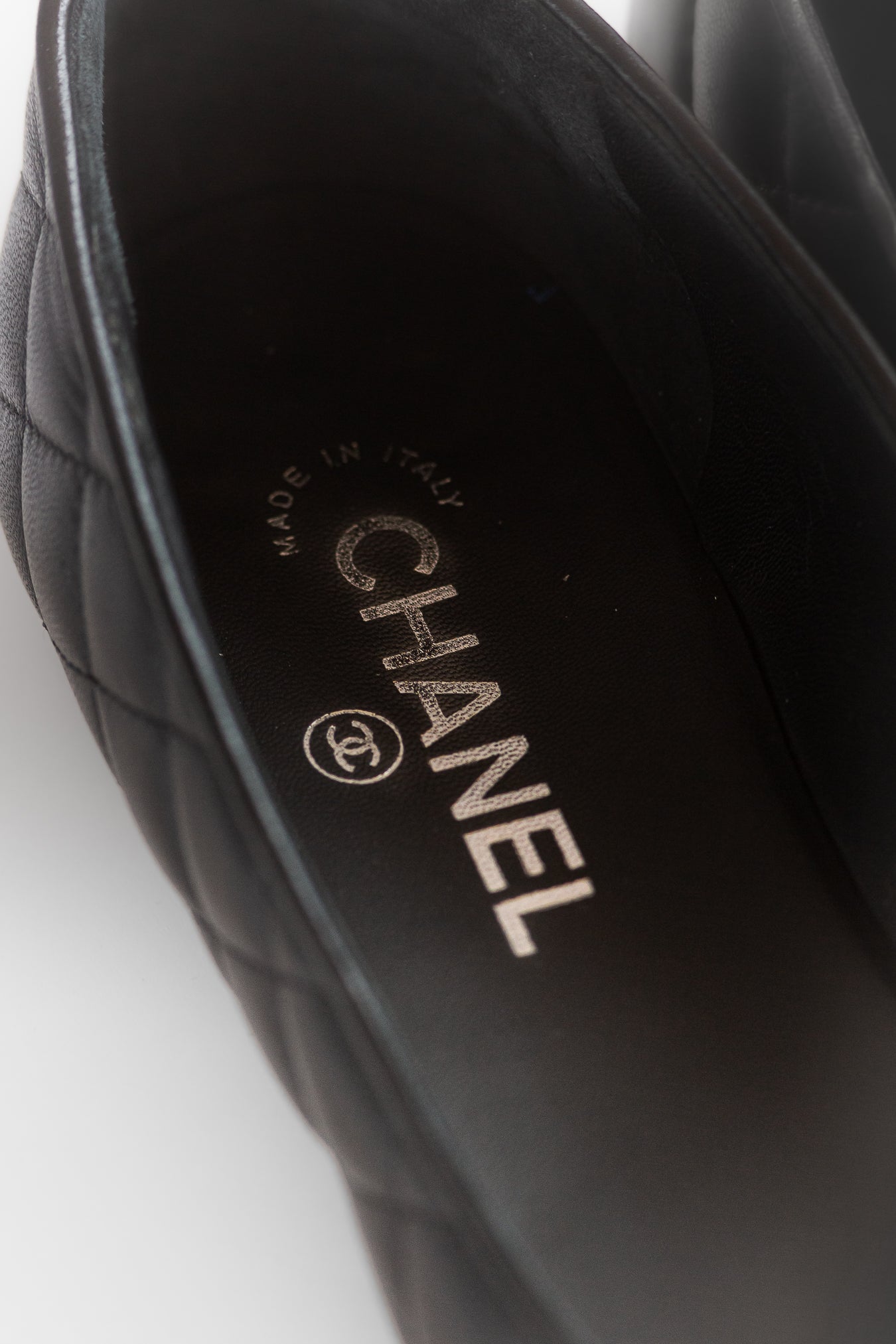 CHANEL - BALLET FLATS QUILTED LEATHER CC CAP SIZE 39 EU