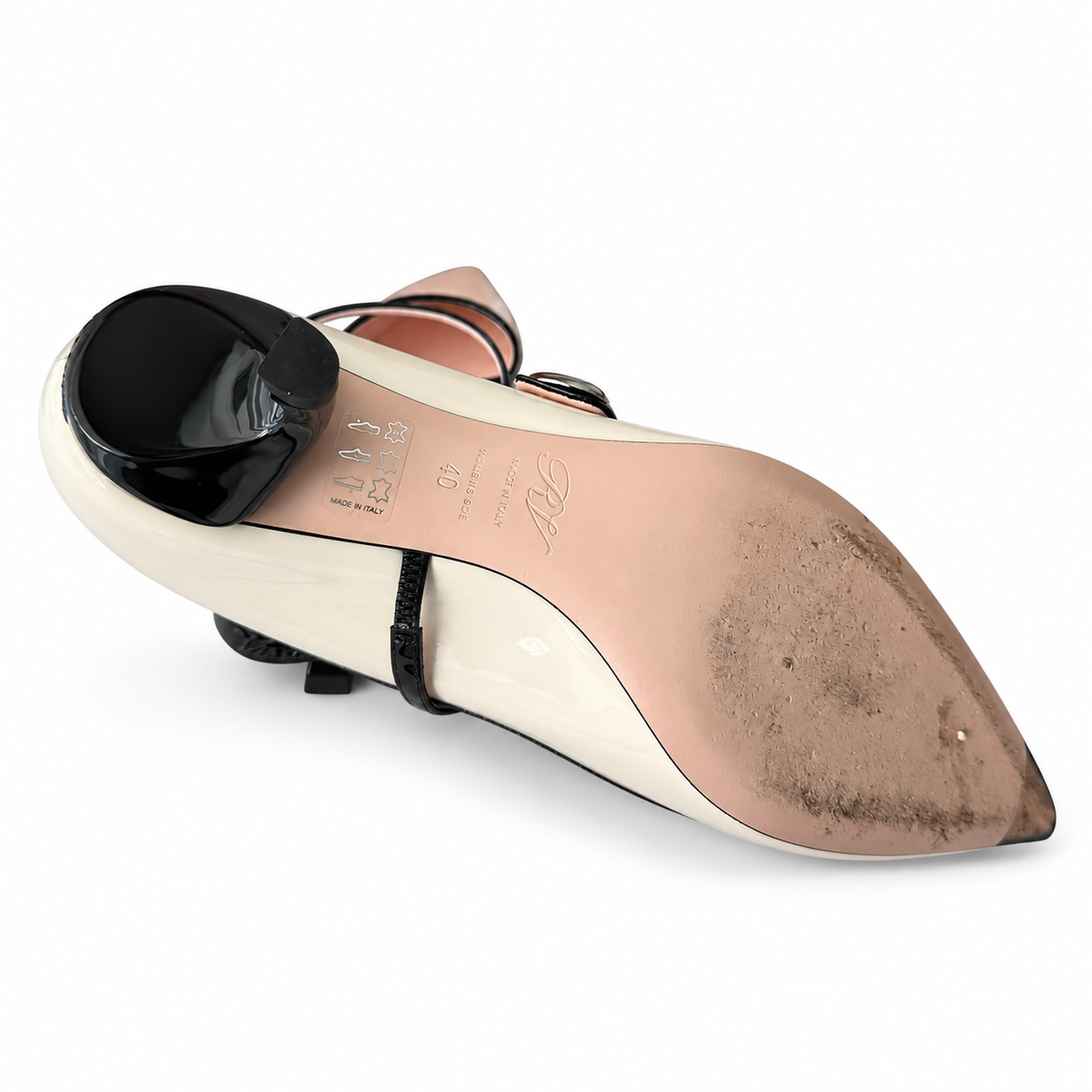 ROGER VIVIER - PUMPS IVORY PATENT LEATHER MARY JANE WITH CRYSTAL BUCKLES & VIRGULE HEELS SIZE 40 EU